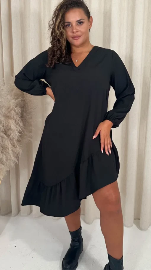 CurveWow Asymmetric Textured Hem V Neck Shift Dress Black