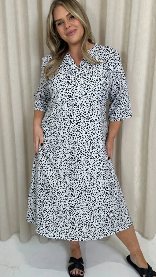 CurveWow Button Front Midi Shift Dress Mono Spot