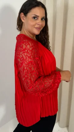 CurveWow Crochet Lace Pleated Swing Top Red