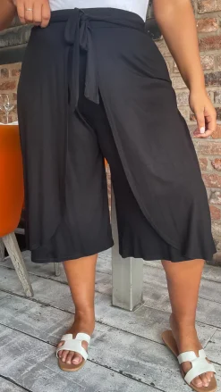 CurveWow Flippy Tie Waist Culottes Black