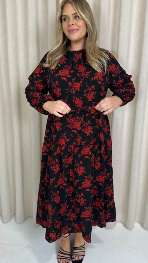 CurveWow Round Neck Tiered Midaxi Dress Red Floral