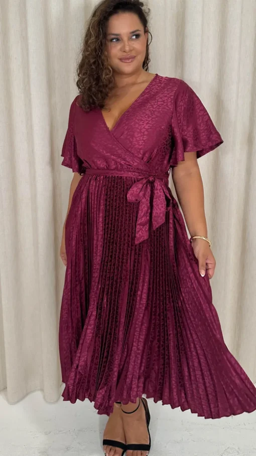 CurveWow Short Sleeve Pleated Midi Dress Wine Animal