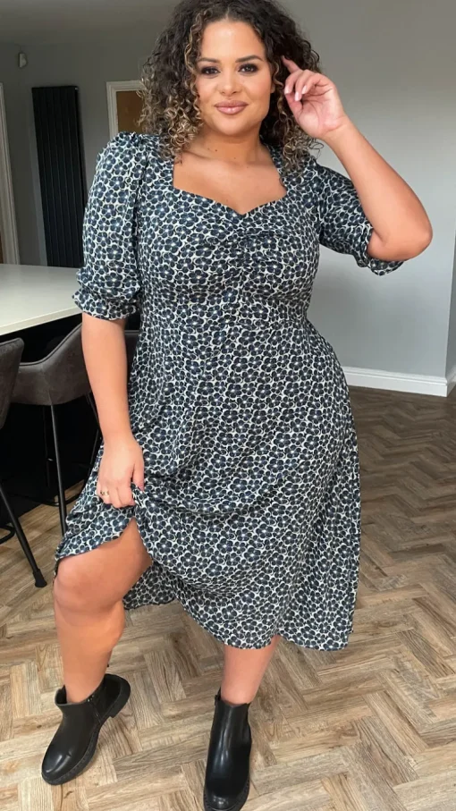 CurveWow Sweetheart Neck Midi Dress Blue Floral