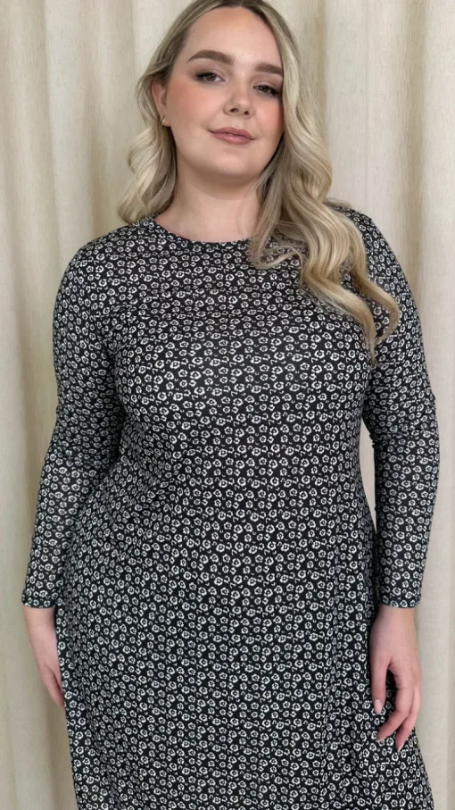 CurveWow Long Sleeve Swing Dress Mono Print